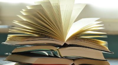 books-1082942_1280 (1)