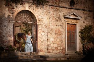 Tegoni, ragazza e cavallo